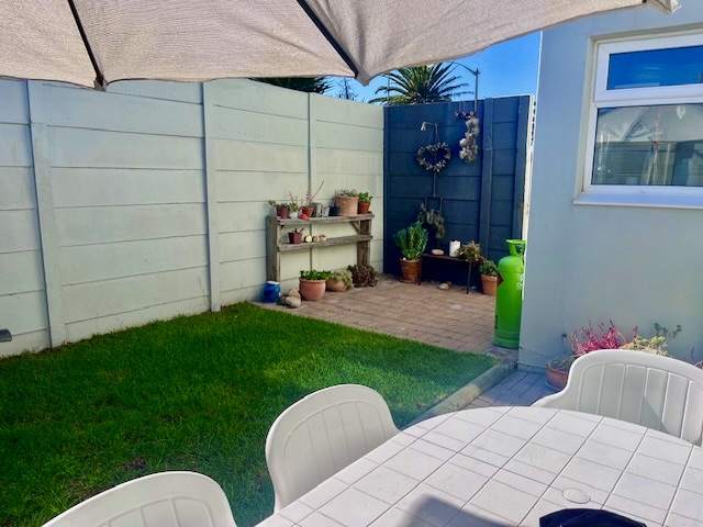 2 Bedroom Property for Sale in Waves Edge Western Cape